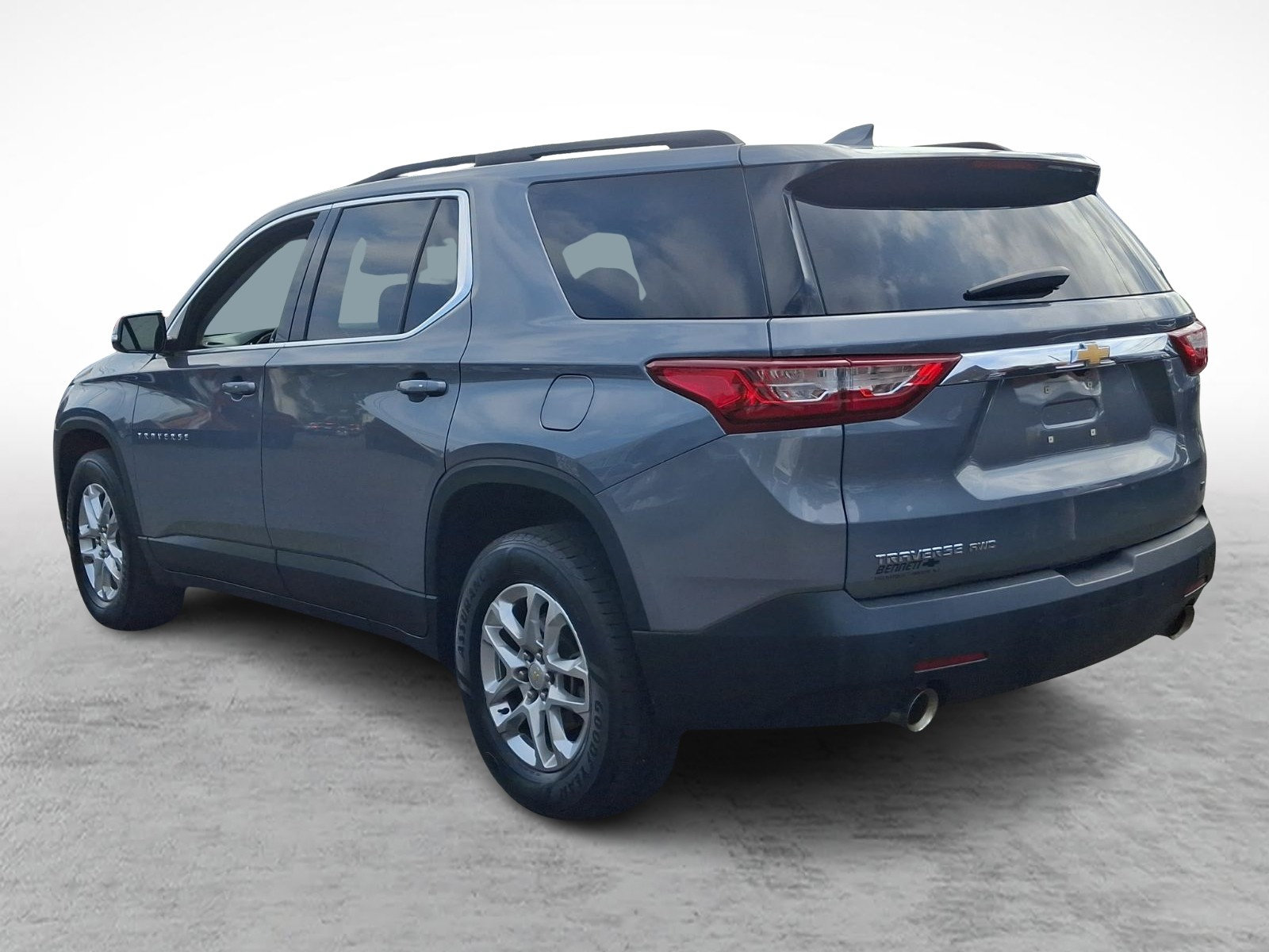 Used 2020 Chevrolet Traverse LT w/ Driver Confidence II Package AWD/4WD image 4