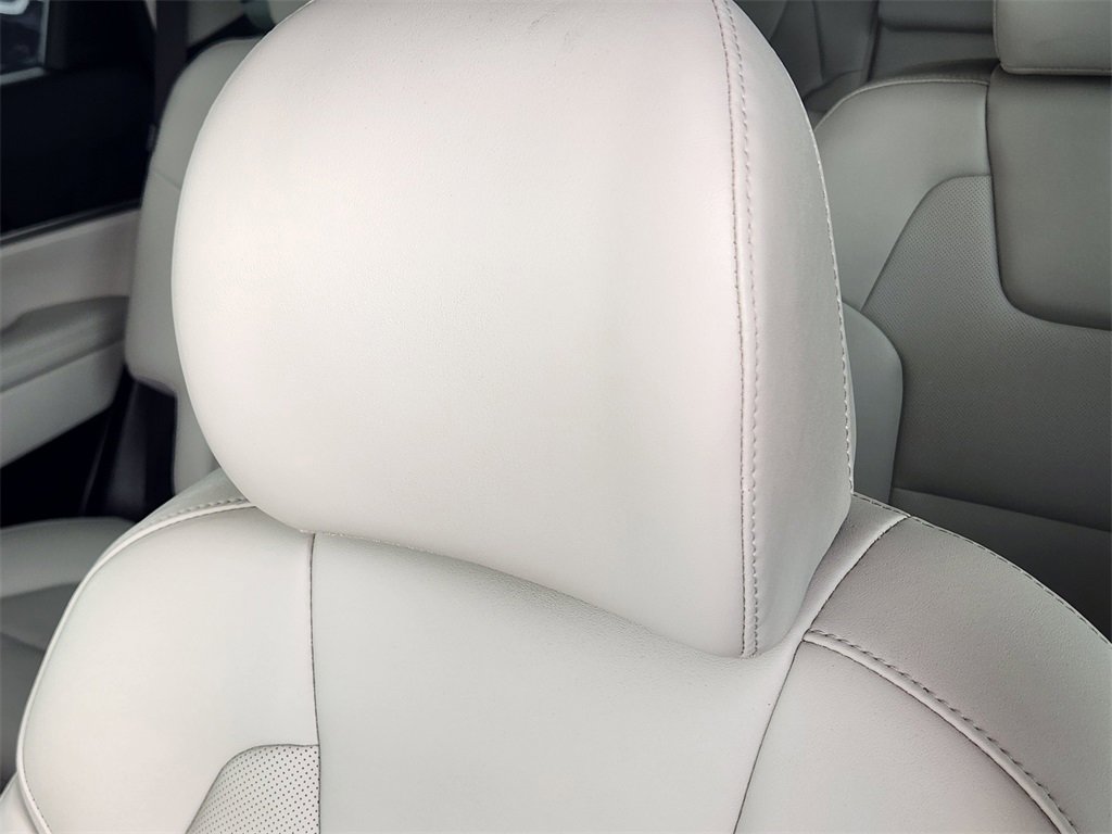 Used 2023 Kia Telluride S image 16