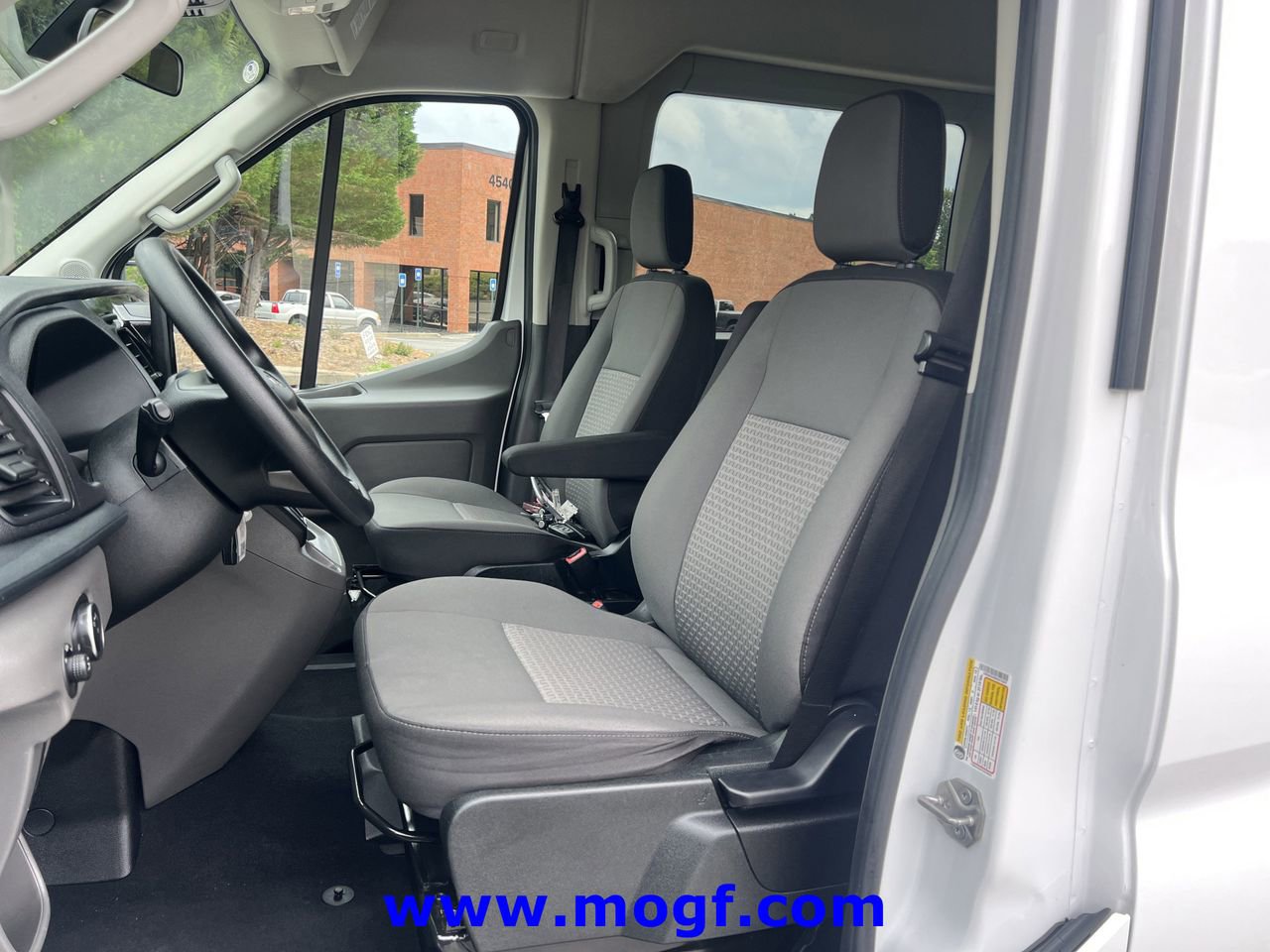 Used 2024 Ford Transit 350 XLT RWD image 19