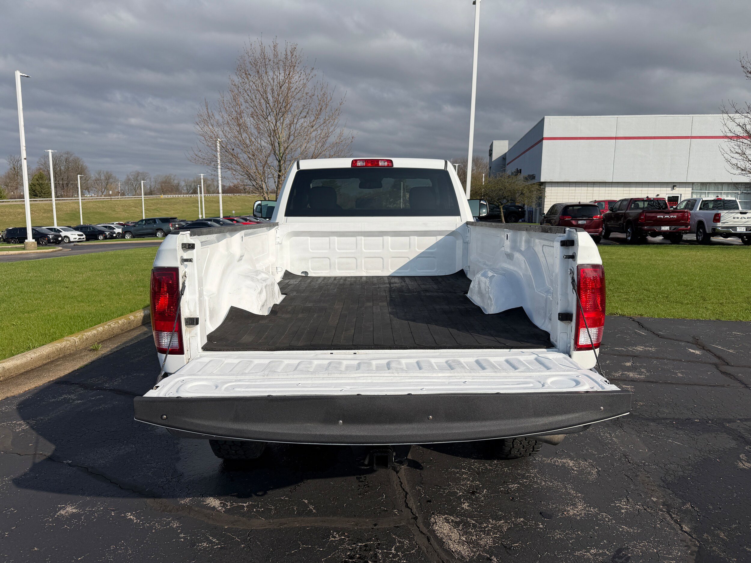 Used 2017 RAM 3500 Tradesman w/ Chrome Appearance Group AWD/4WD image 25