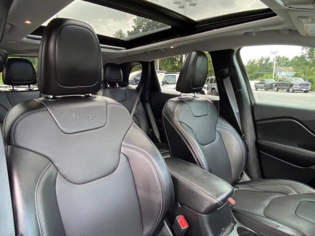 Used 2022 Jeep Cherokee Latitude Lux w/ Sun & Sound Group AWD/4WD image 22