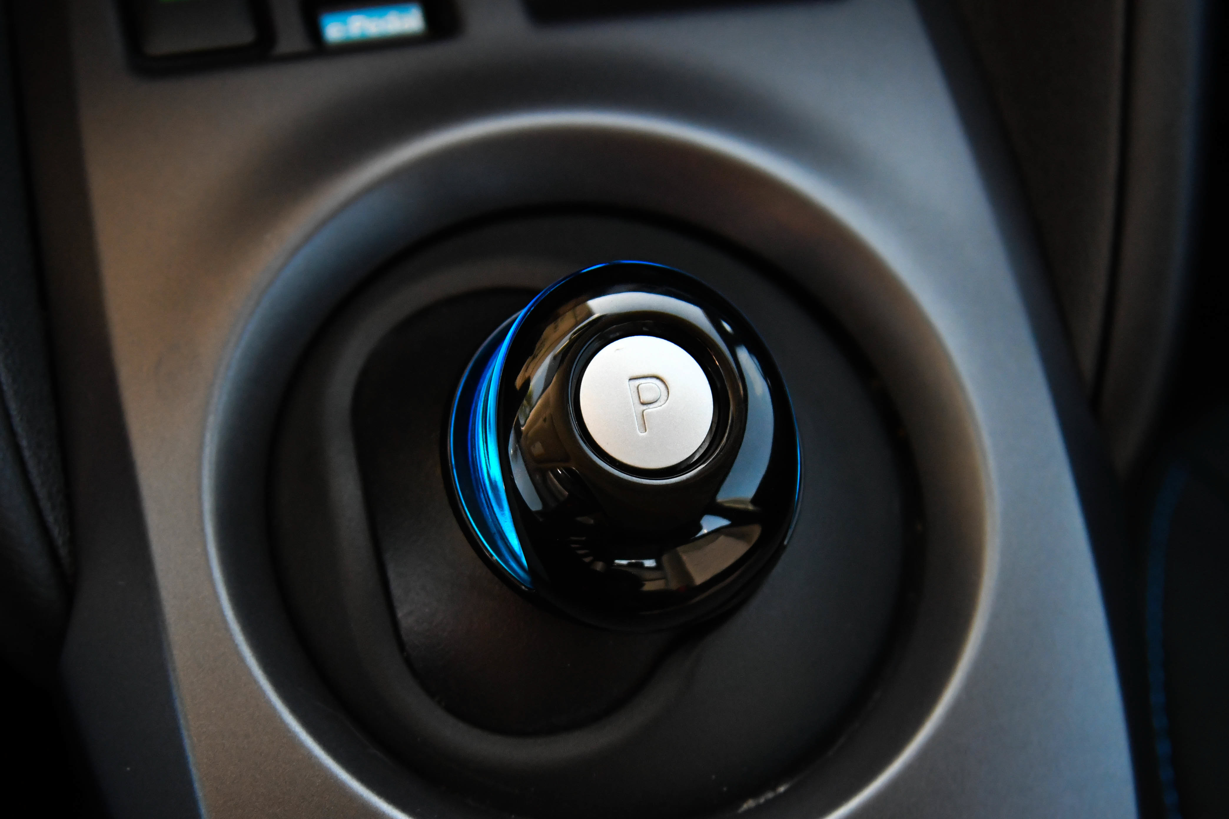 Used 2025 Nissan Leaf S FWD image 25