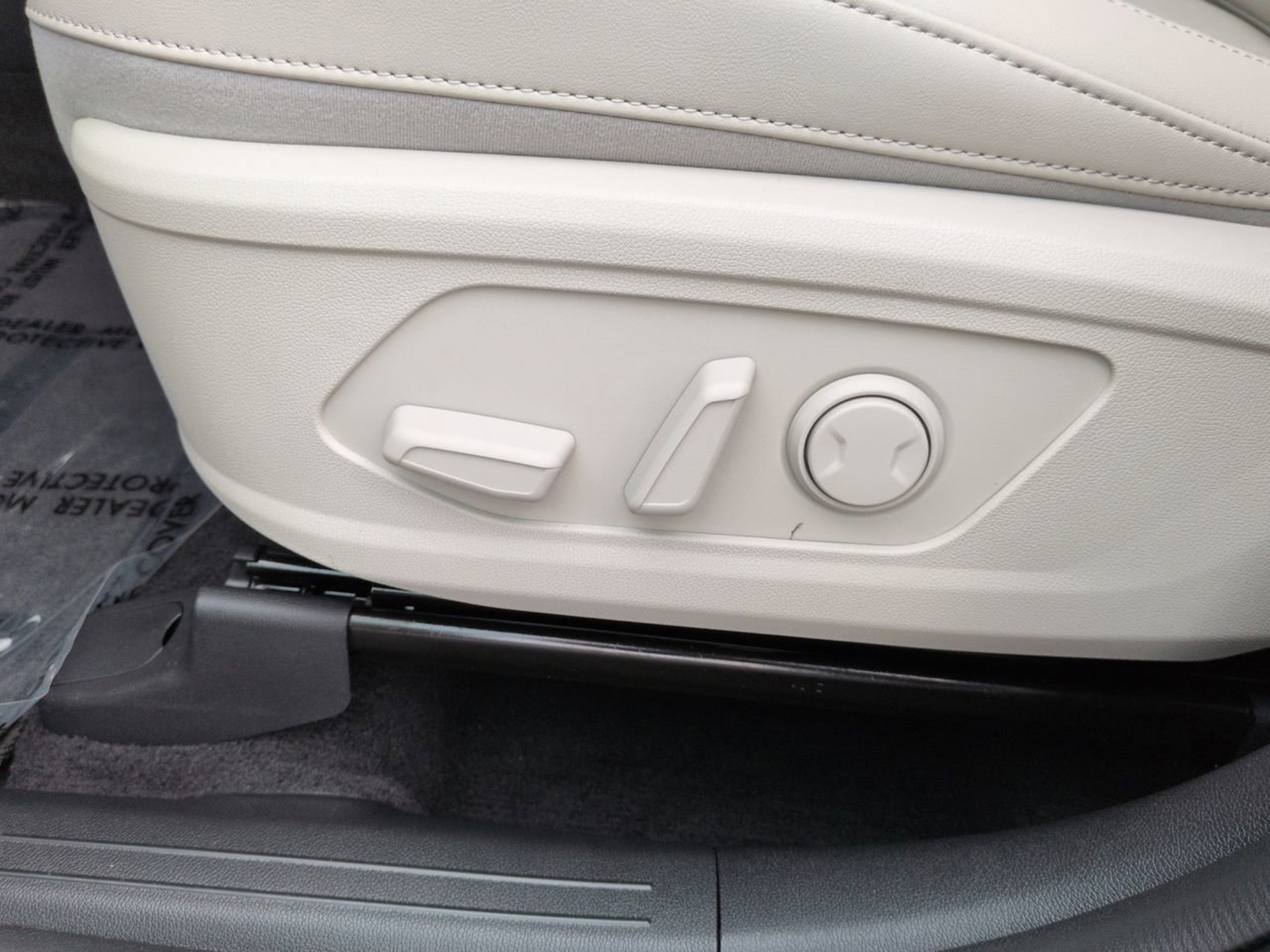 New 2026 Kia Sorento S w/ S Panoramic Sunroof Package FWD image 23