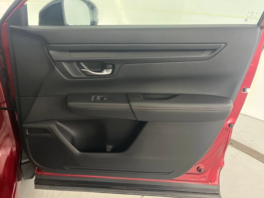 Used 2025 Honda CR-V Sport image 29