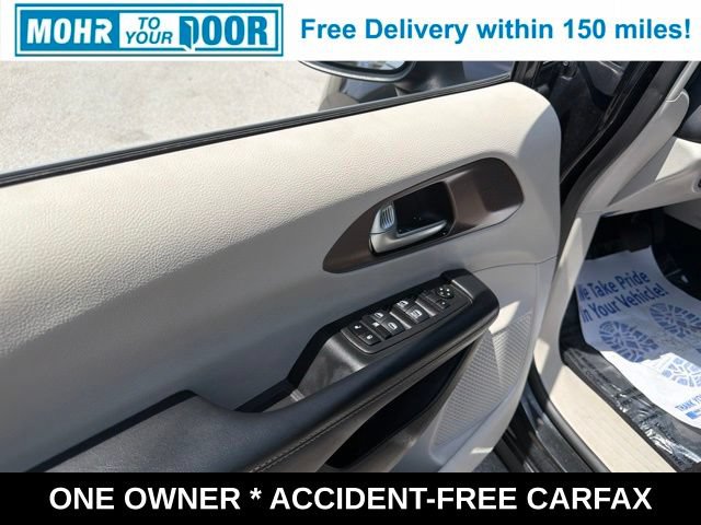 Used 2023 Chrysler Voyager LX FWD image 13