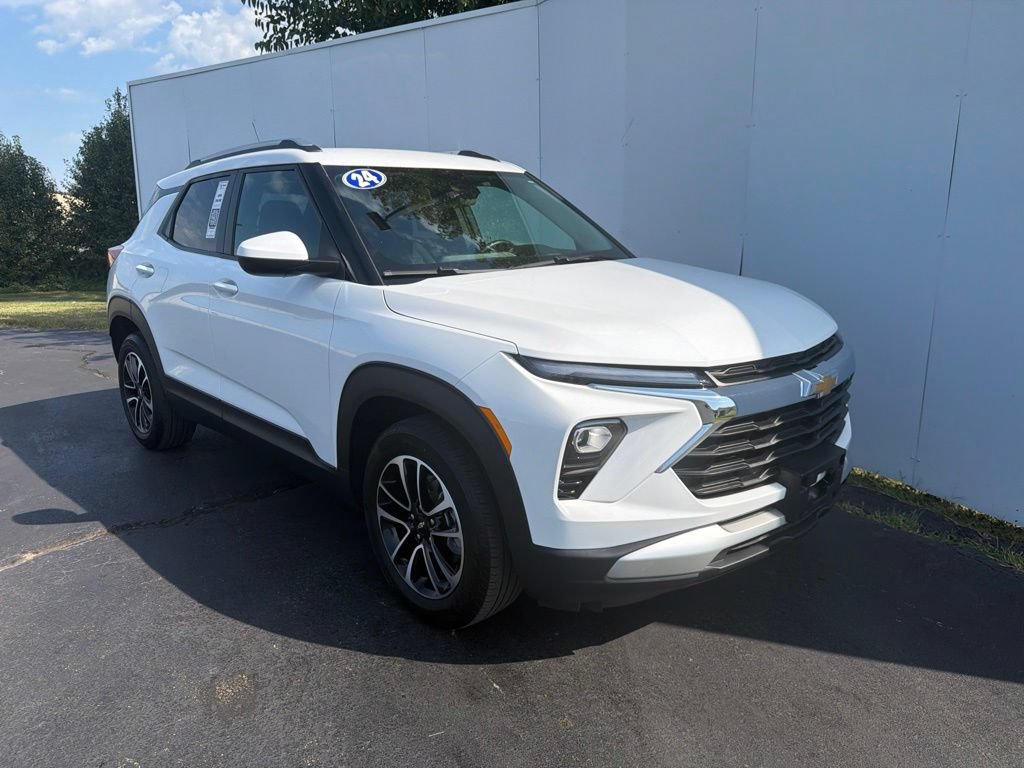 Used 2024 Chevrolet TrailBlazer LT w/ LT Cold Weather Package FWD image 5