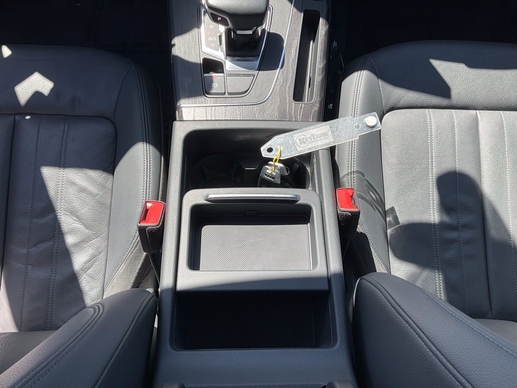Used 2020 Audi Q5 e Premium w/ Convenience Package AWD/4WD image 45