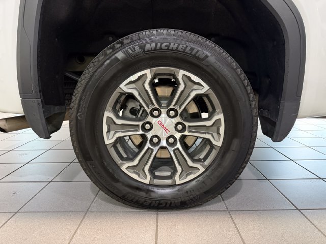 Used 2025 GMC Sierra 1500 SLT AWD/4WD image 9