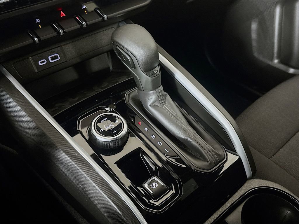 Used 2023 Chevrolet Colorado Trail Boss image 17