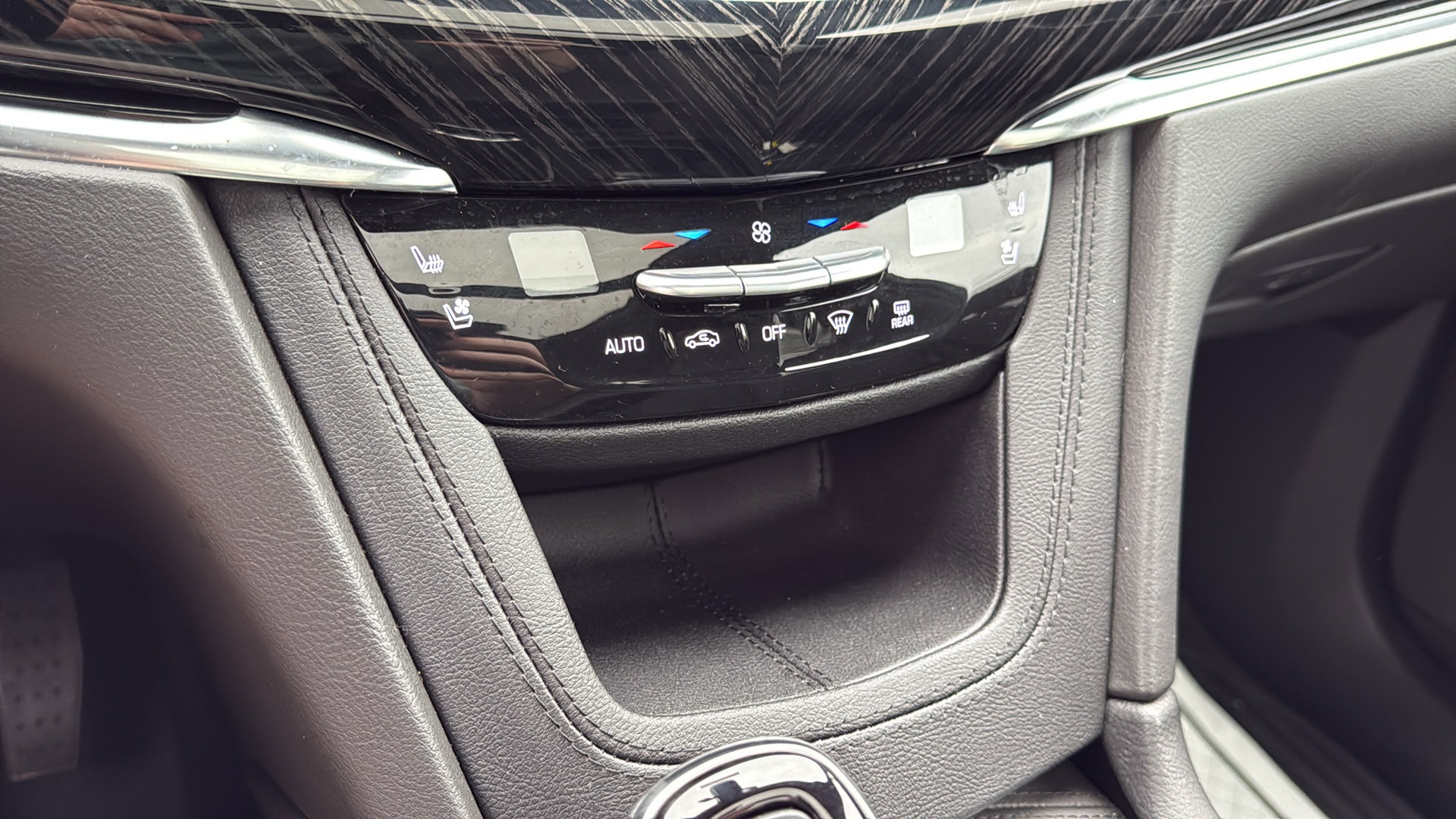 New 2025 Cadillac XT6 Premium Luxury image 22