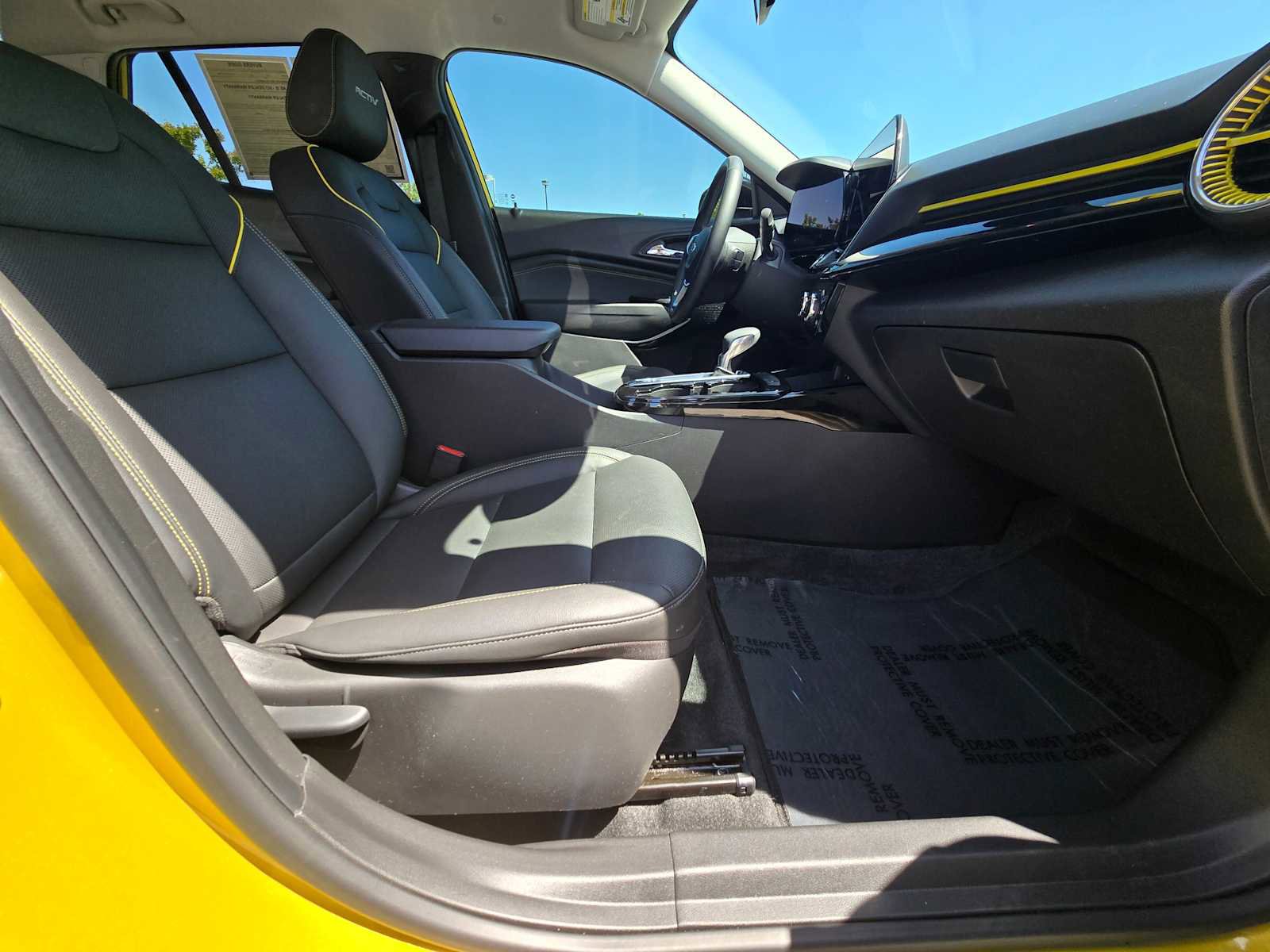 Used 2024 Chevrolet Trax ACTIV w/ Sunroof Package FWD image 11