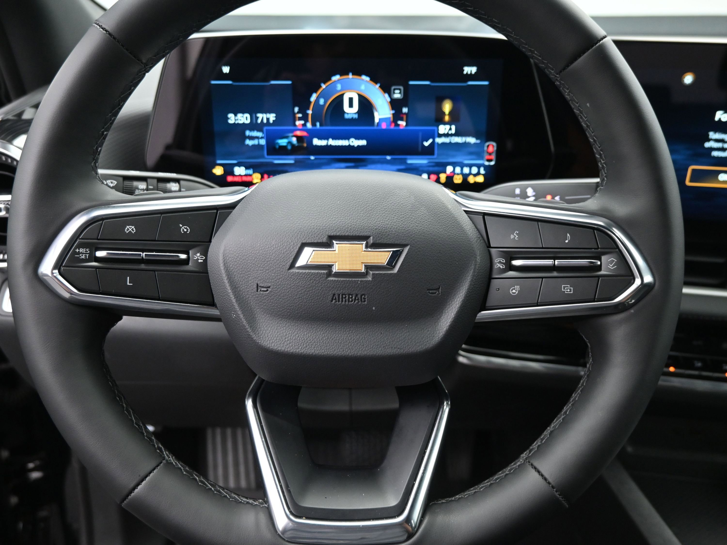 Used 2025 Chevrolet Equinox LT w/ Convenience Package II image 13
