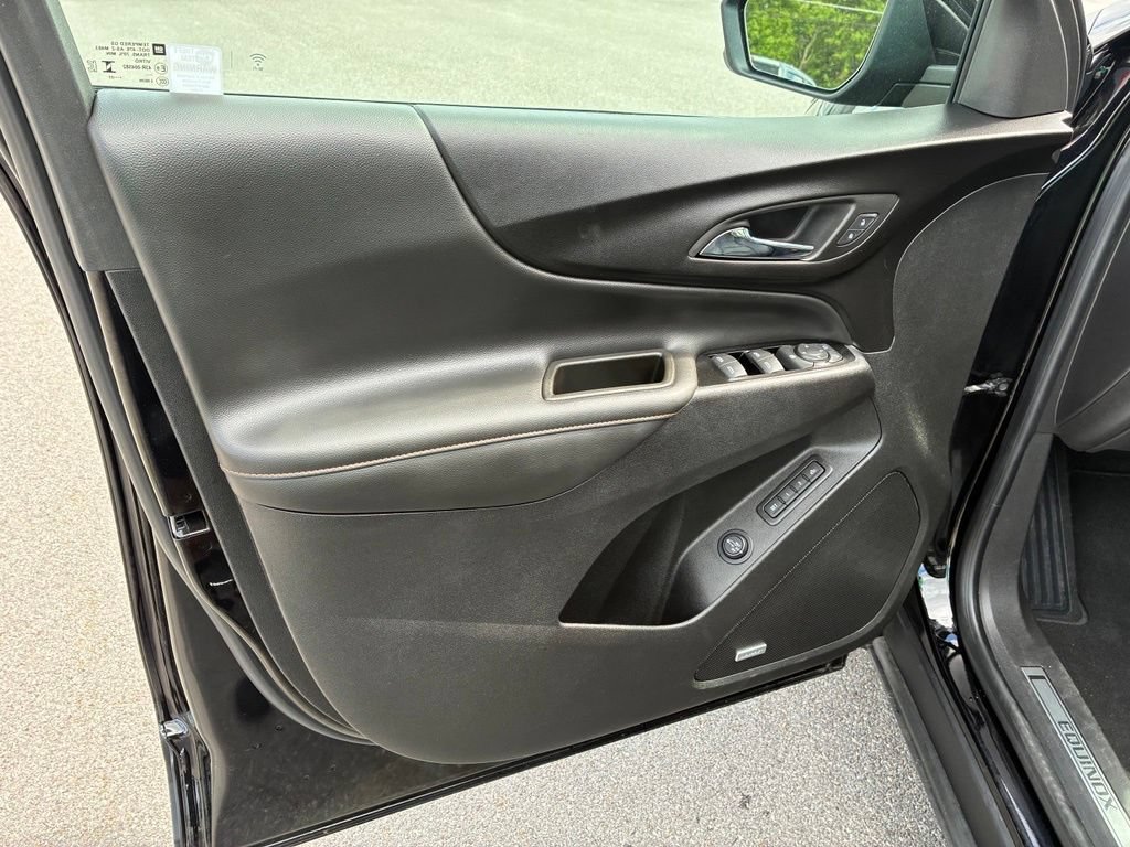 Used 2023 Chevrolet Equinox Premier AWD/4WD image 22