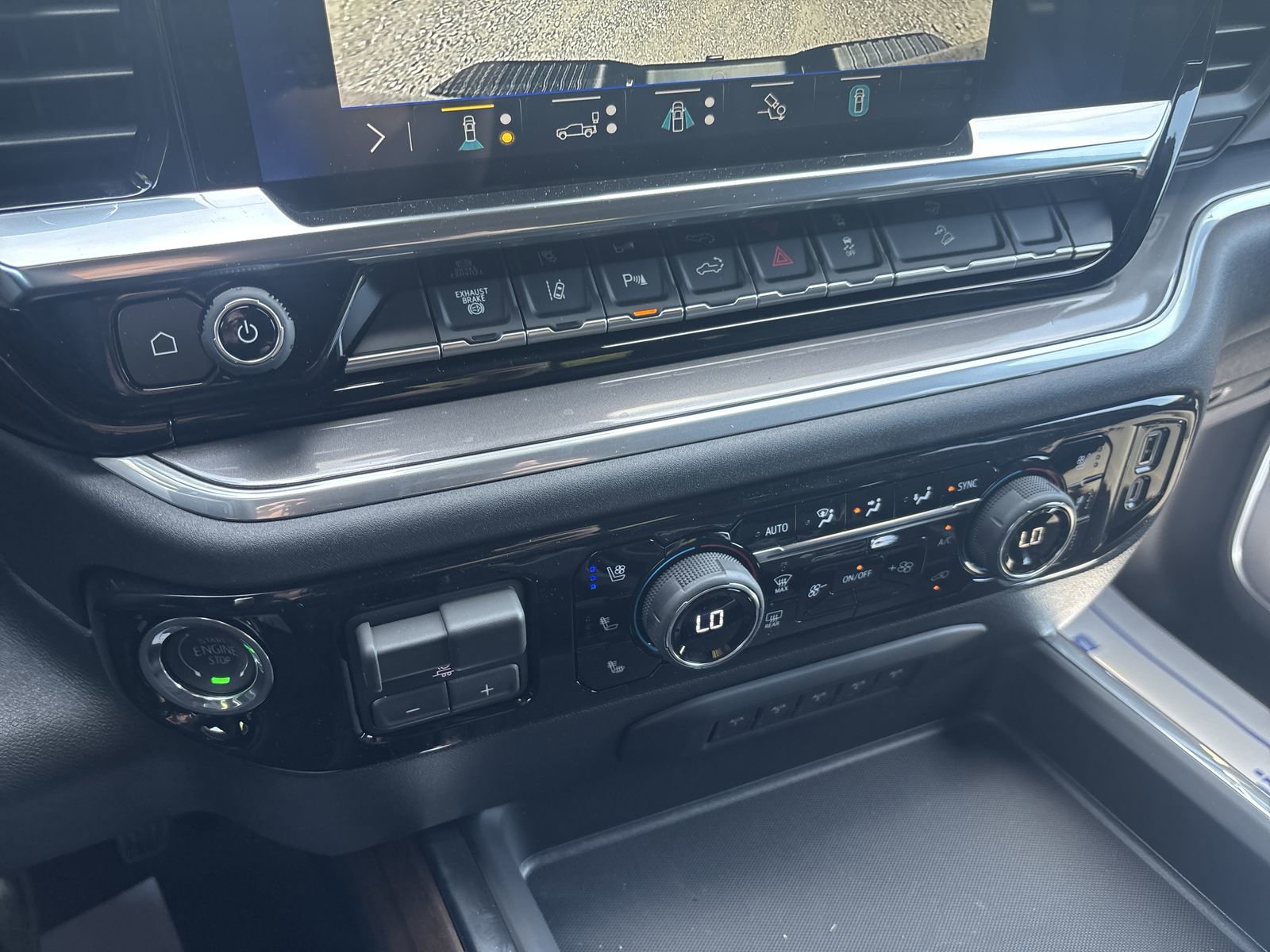New 2026 Chevrolet Silverado 2500 High Country w/ Midnight Edition AWD/4WD image 21
