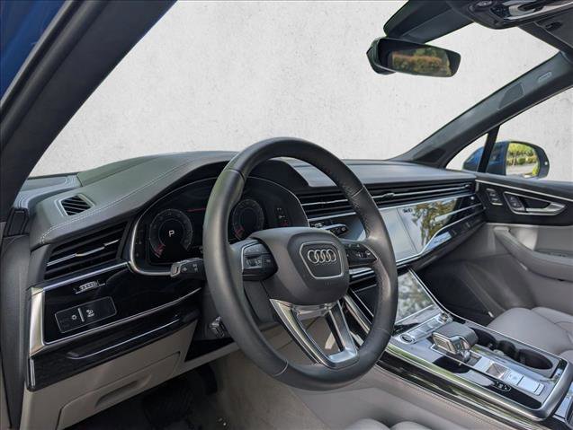Used 2024 Audi Q7 3.0T Prestige image 11