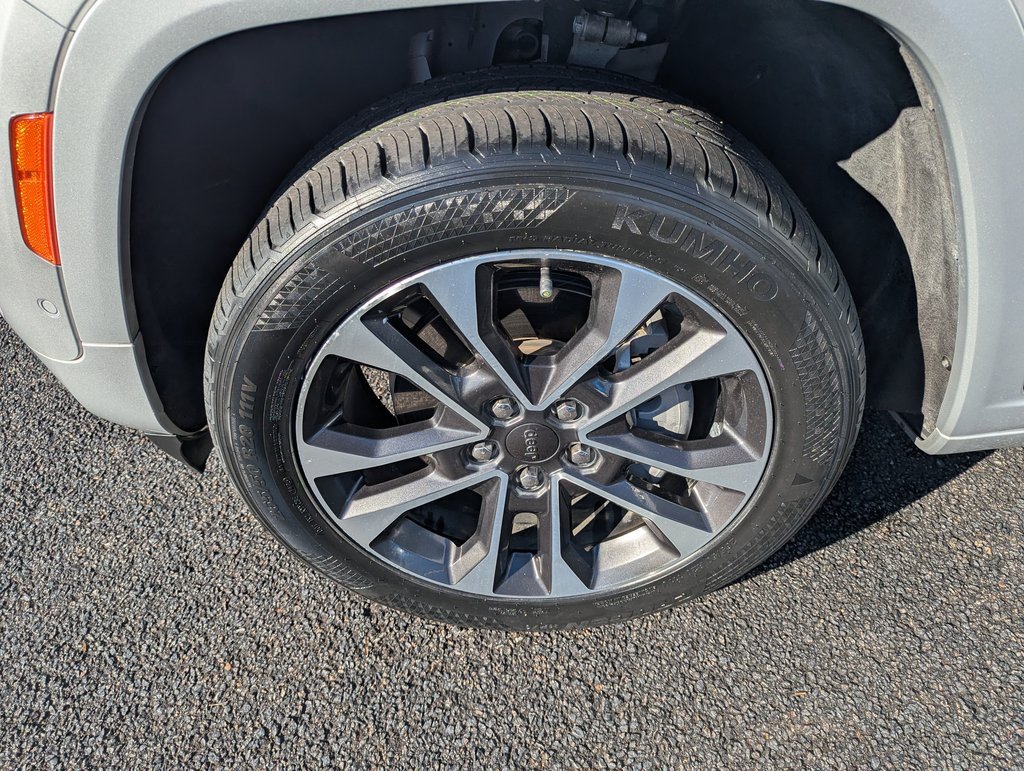 Used 2021 Jeep Grand Cherokee L Overland w/ Luxury Tech Group IV image 29