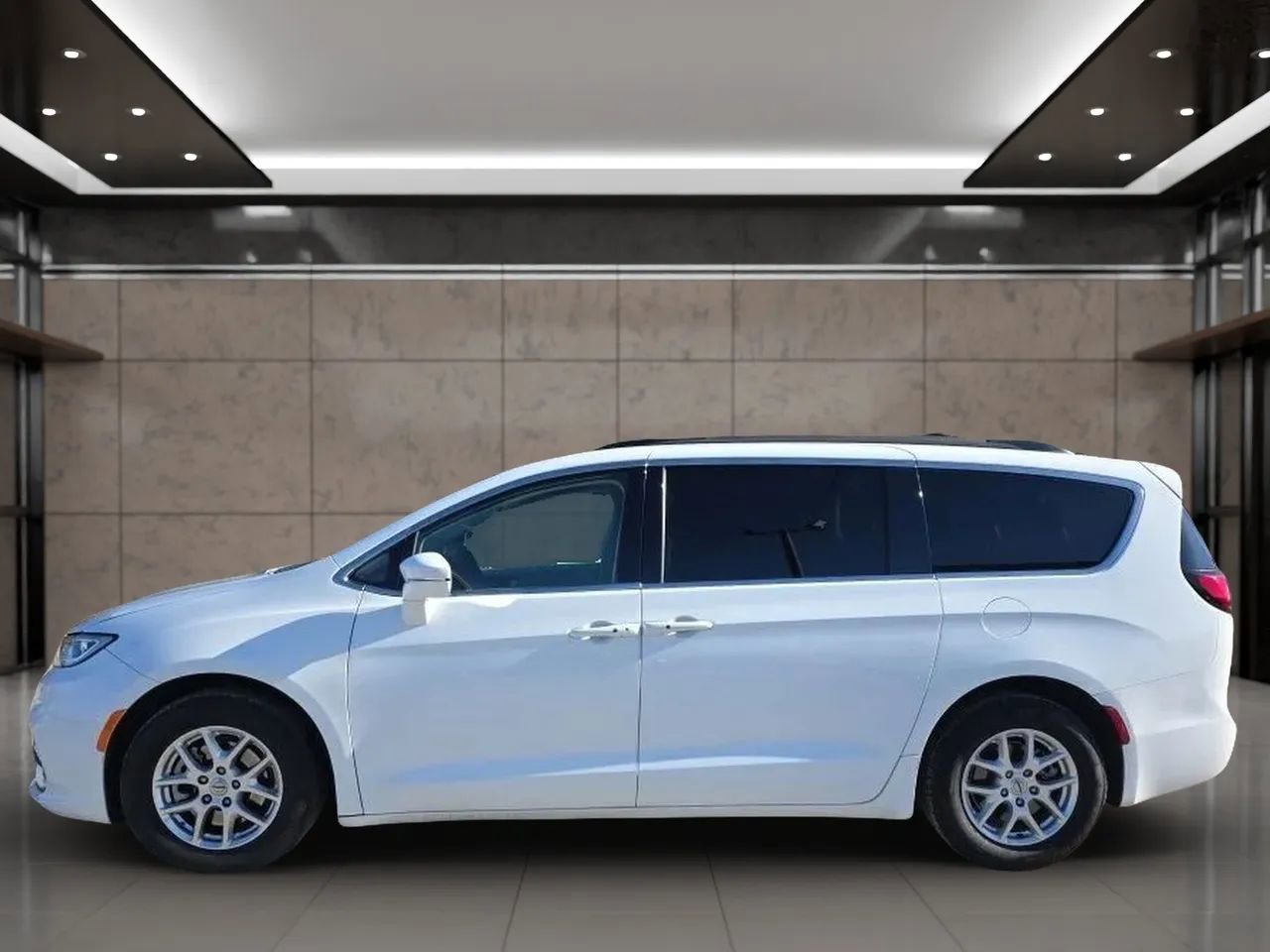 Used 2022 Chrysler Pacifica Touring-L FWD image 5
