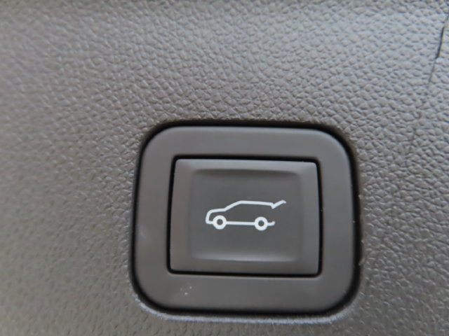Used 2026 Chevrolet Suburban High Country AWD/4WD image 47