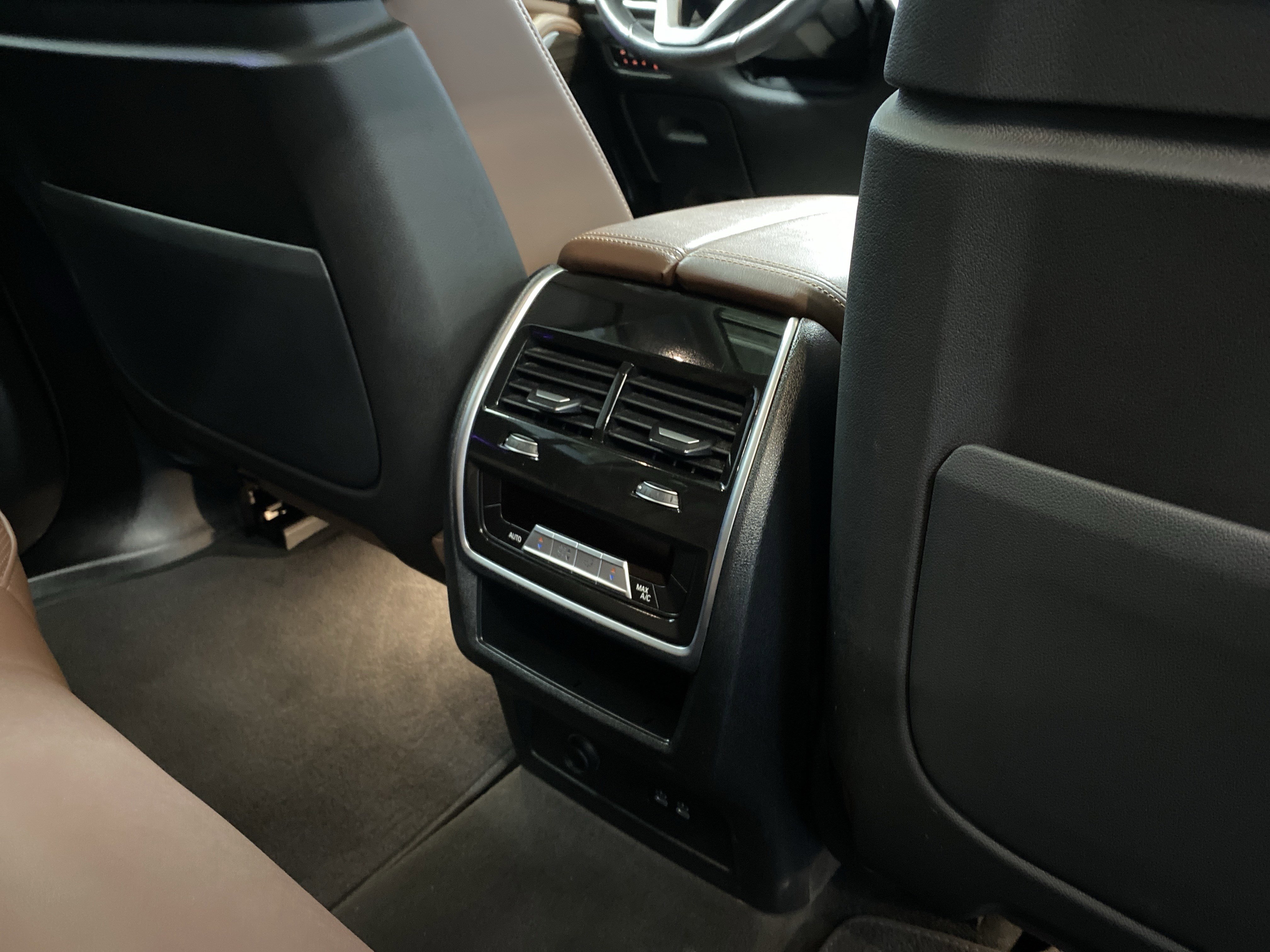 Used 2023 BMW X7 xDrive40i w/ Parking Assistance Package image 47