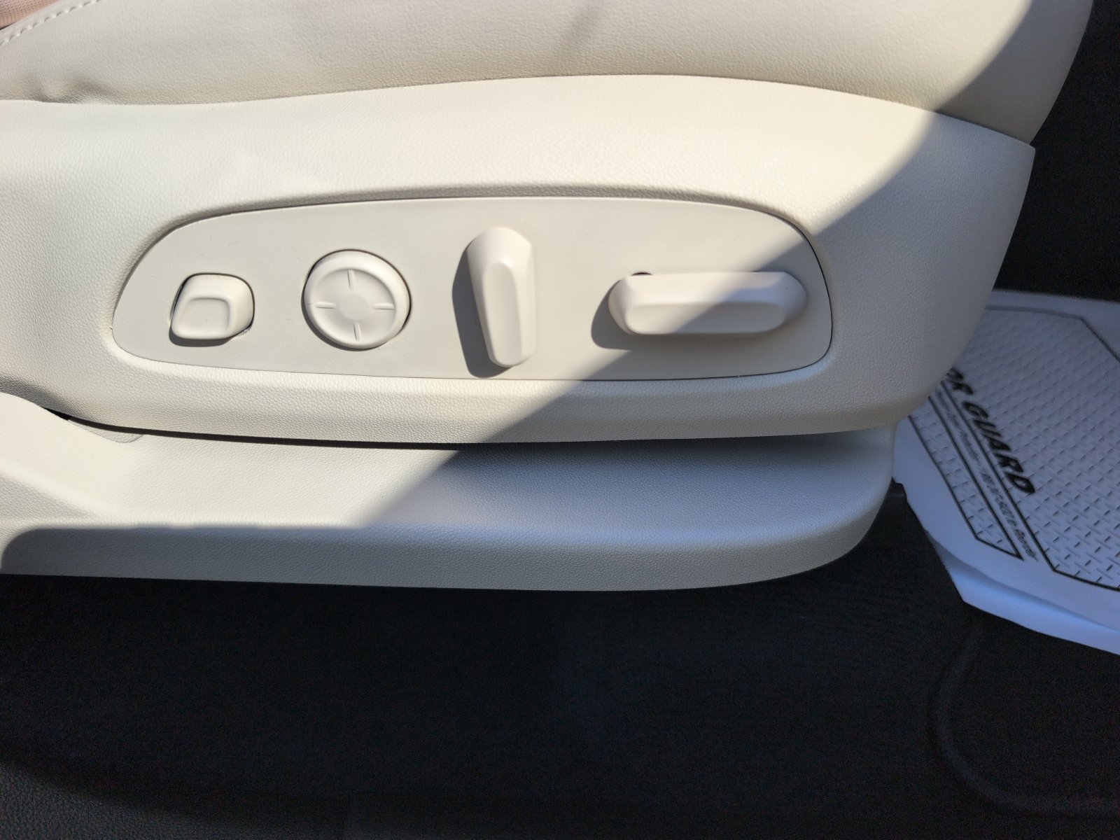 Used 2023 Buick Enclave Premium w/ Experience Buick Package FWD image 12