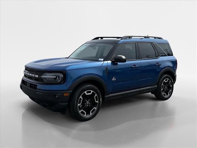 Used 2023 Ford Bronco Sport Outer Banks w/ Tech Package AWD/4WD image 1