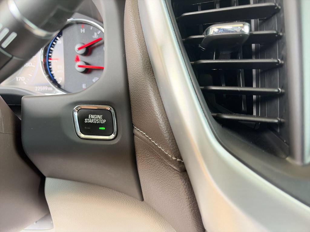 Used 2023 GMC Acadia SLT w/ Technology Package FWD image 25