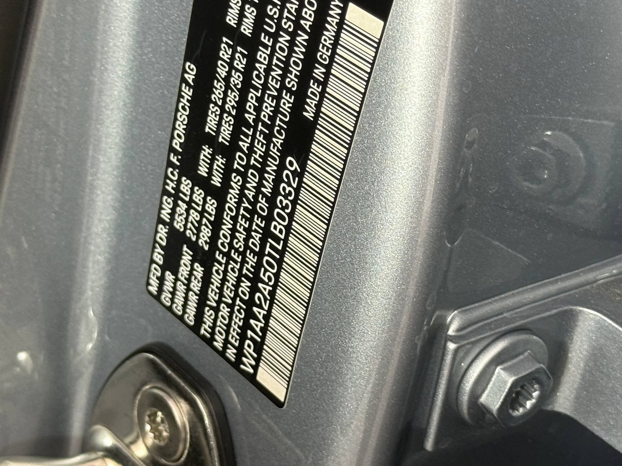 Certified 2026 Porsche Macan AWD/4WD image 25