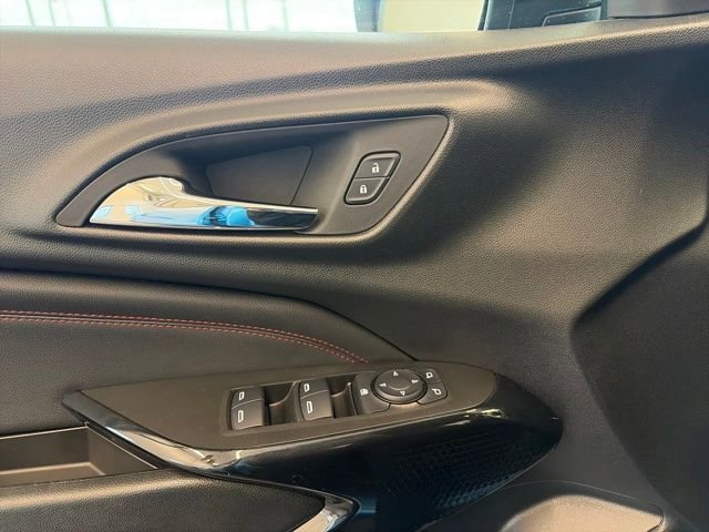 Used 2025 Chevrolet Trax RS w/ Driver Confidence Package image 56