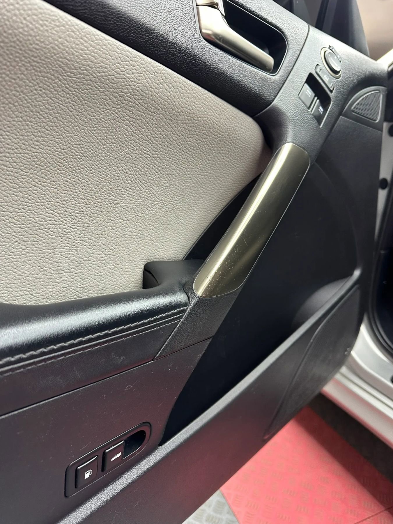 Used 2013 Hyundai Genesis 2.0T RWD image 10