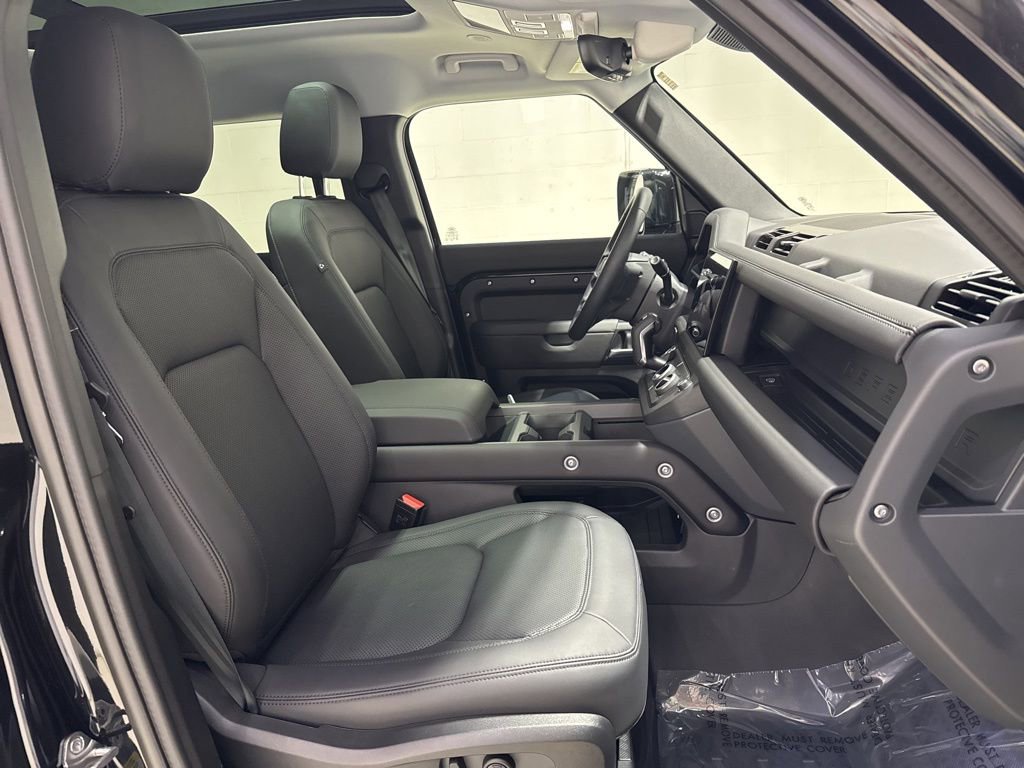Used 2025 Land Rover Defender 110 S image 41