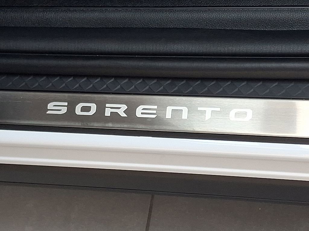 New 2025 Kia Sorento SX image 21