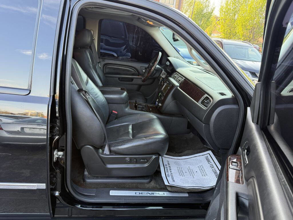 Used 2011 GMC Yukon Denali image 22