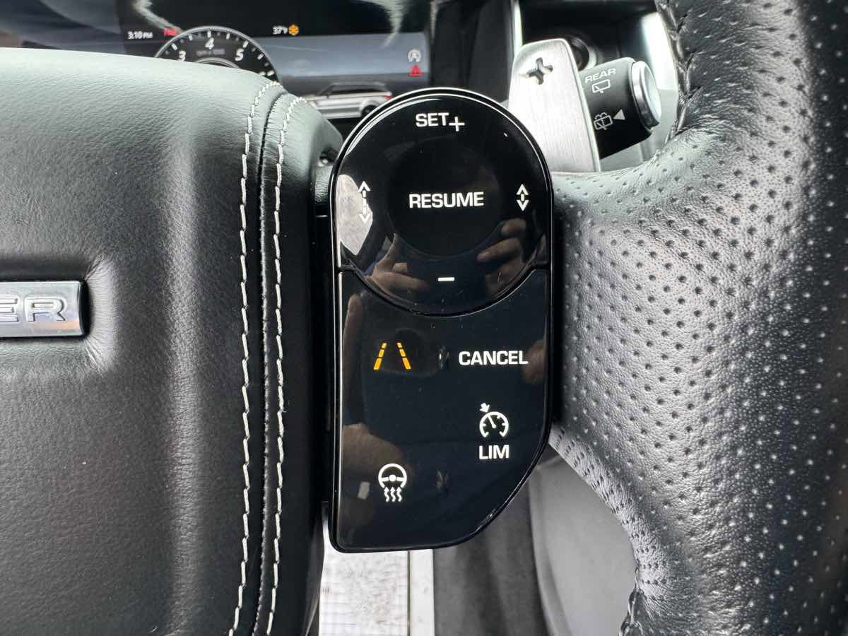Used 2019 Land Rover Range Rover Sport SVR AWD/4WD image 16