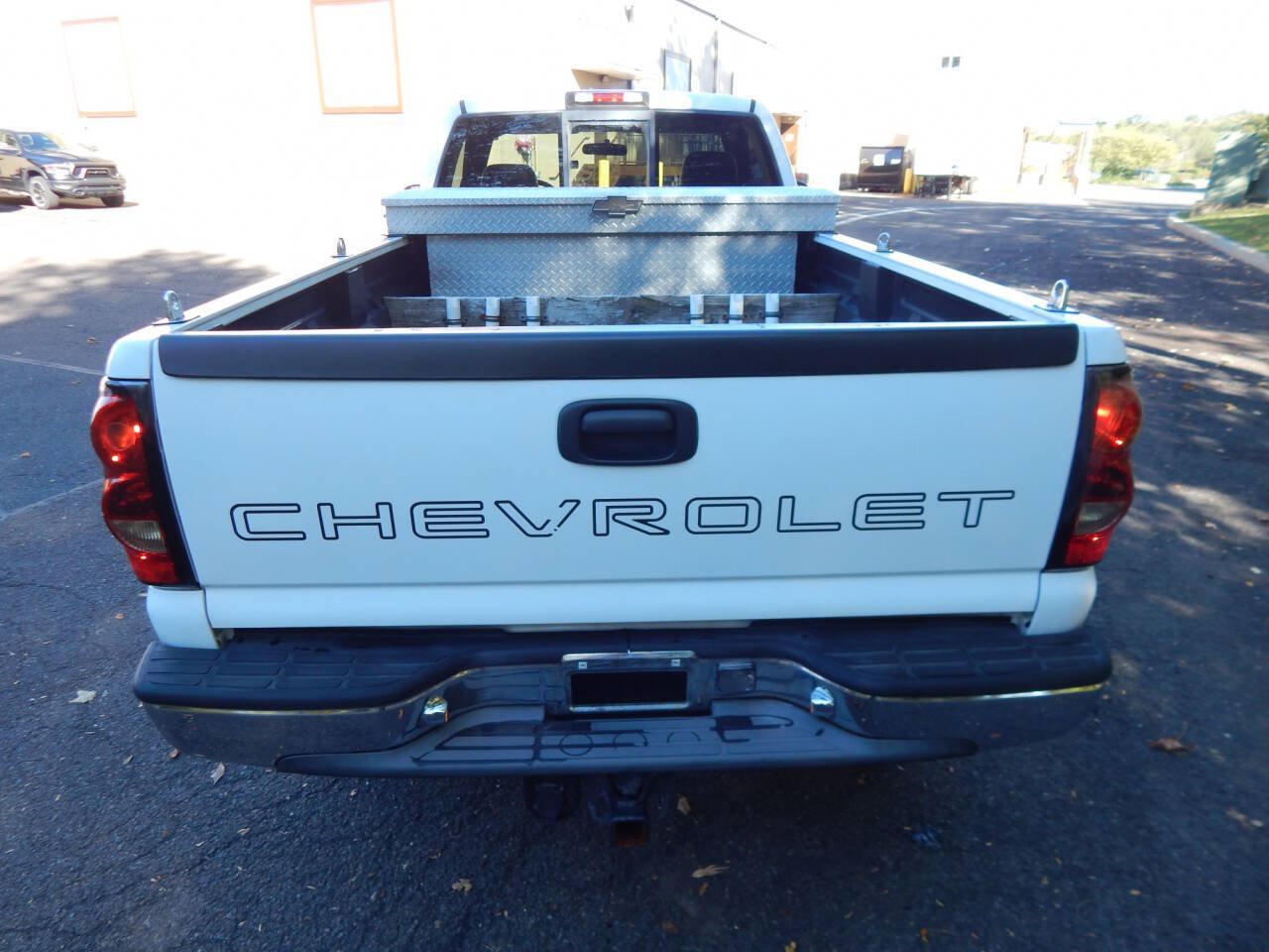 Used 2006 Chevrolet Silverado 2500 W/T w/ Snow Plow Prep Package AWD/4WD image 4