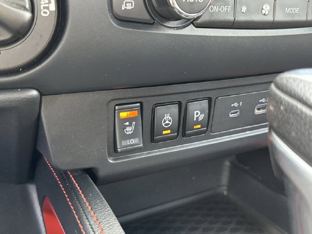 Used 2022 Nissan Frontier PRO-4X AWD/4WD image 33