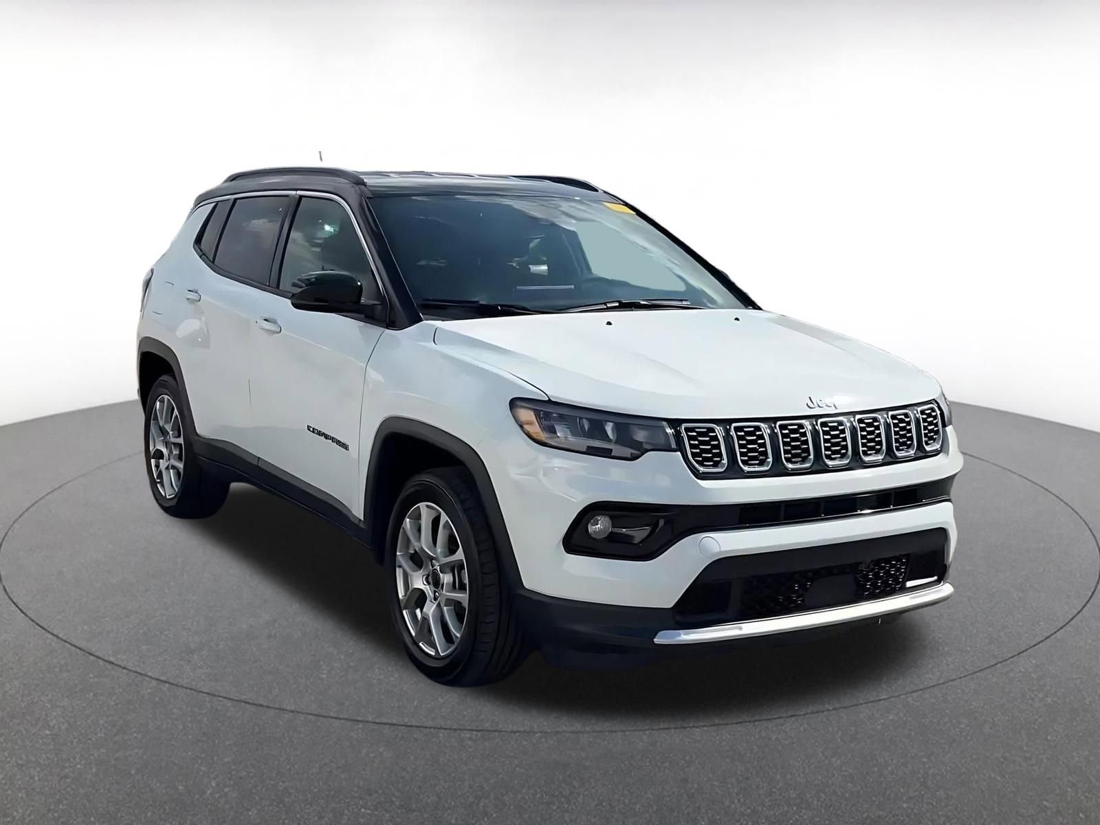 Used 2025 Jeep Compass Limited AWD/4WD image 3