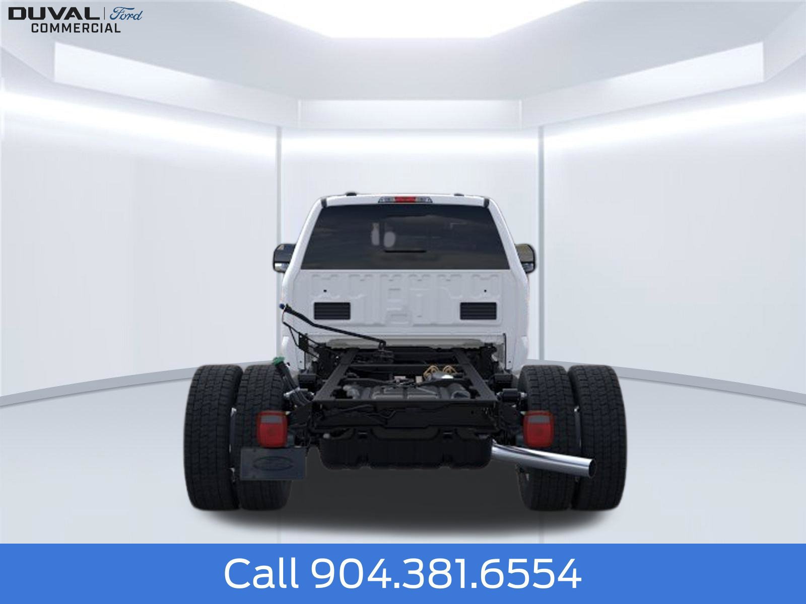 New 2026 Ford F550 4x4 Crew Cab image 5