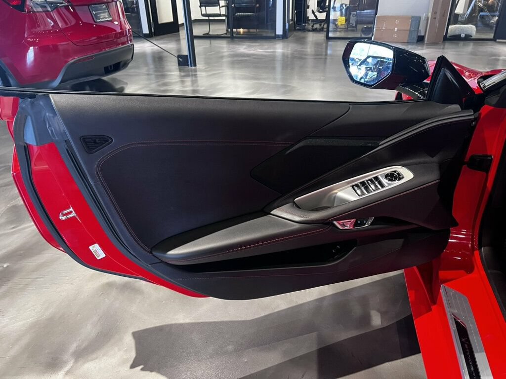 Used 2022 Chevrolet Corvette Stingray Convertible RWD image 17