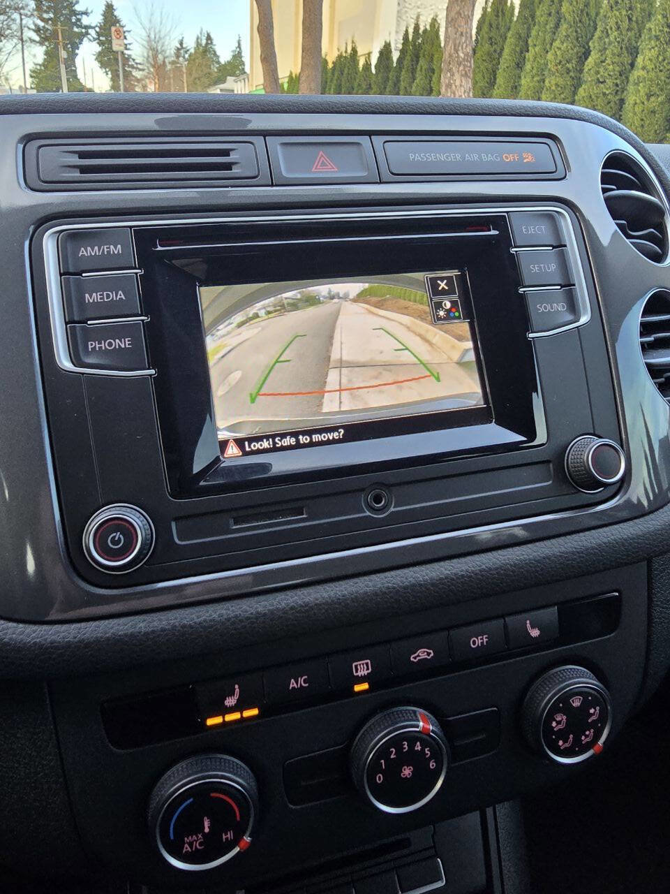 Used 2016 Volkswagen Tiguan S image 15