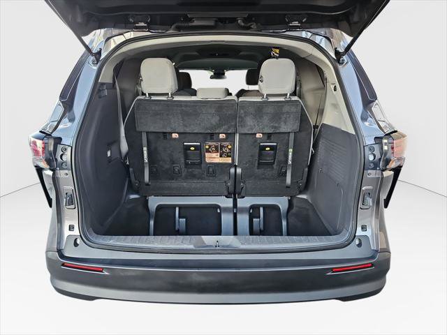 Certified 2021 Toyota Sienna LE FWD image 21