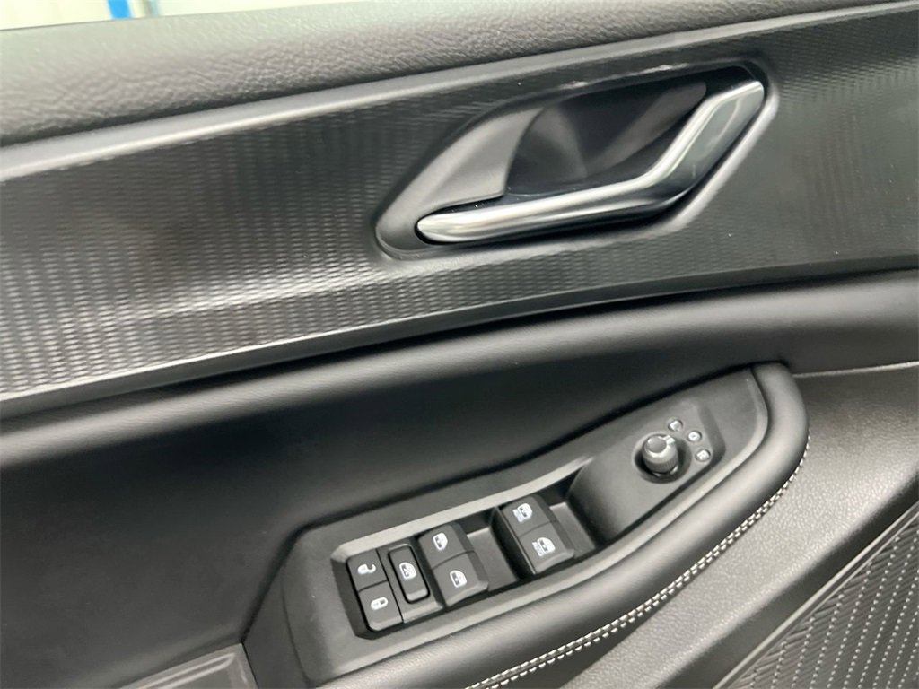 Used 2025 Jeep Grand Cherokee Laredo X w/ Luxury Tech Group I image 21