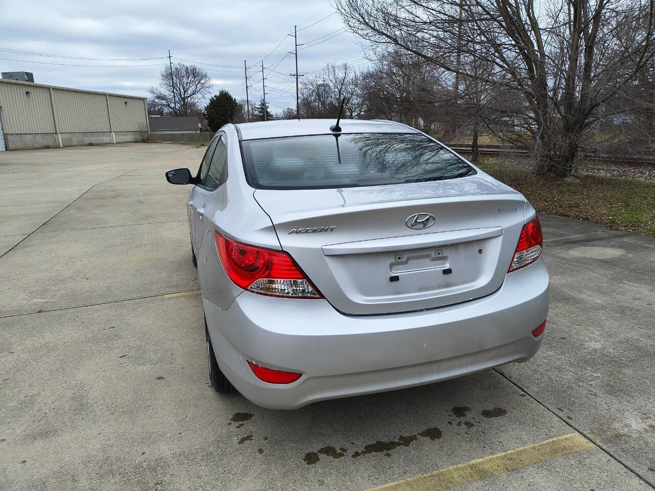 Used 2014 Hyundai Accent GLS image 2