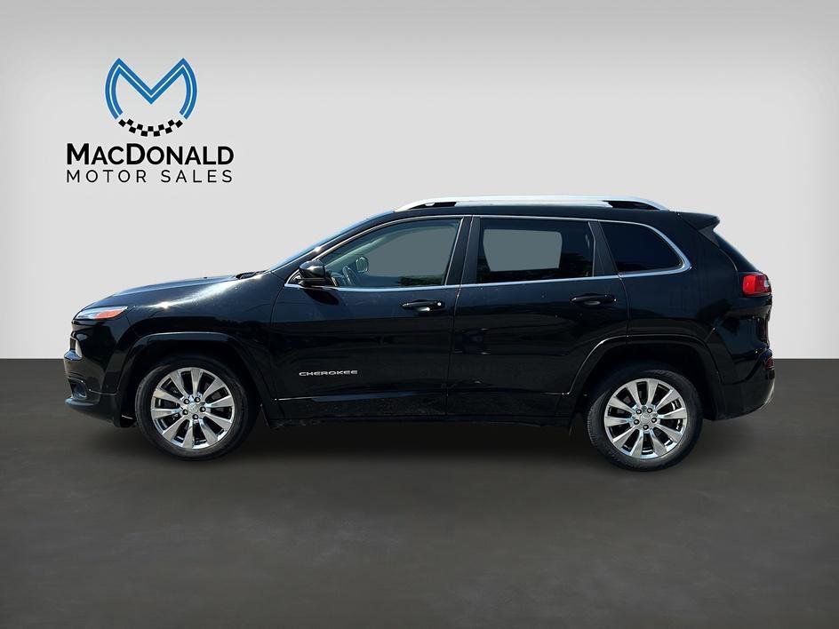 Used 2018 Jeep Cherokee Overland w/ Technology Group FWD image 4