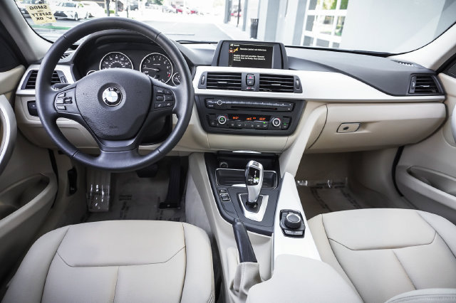 Used 2014 BMW 320i Sedan RWD image 19