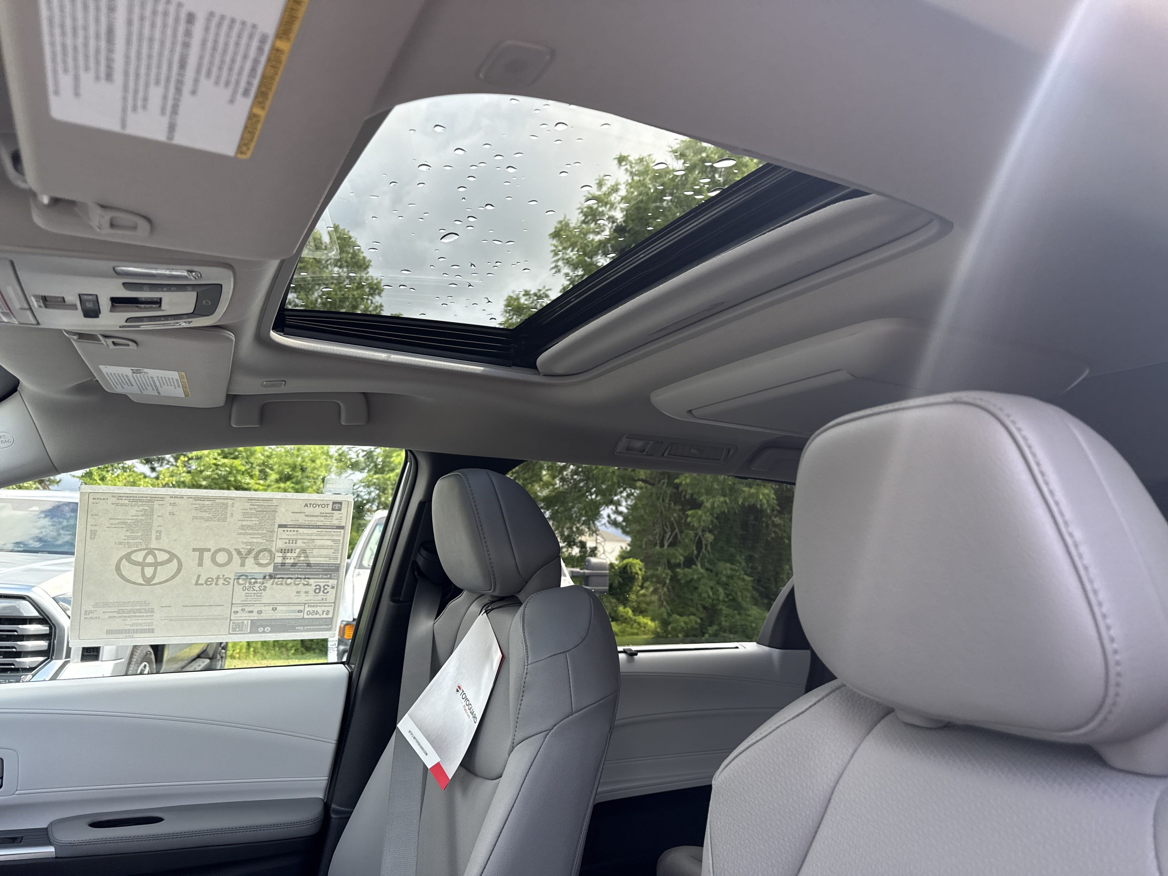 New 2025 Toyota Sienna XLE w/ XLE Plus Package FWD image 16