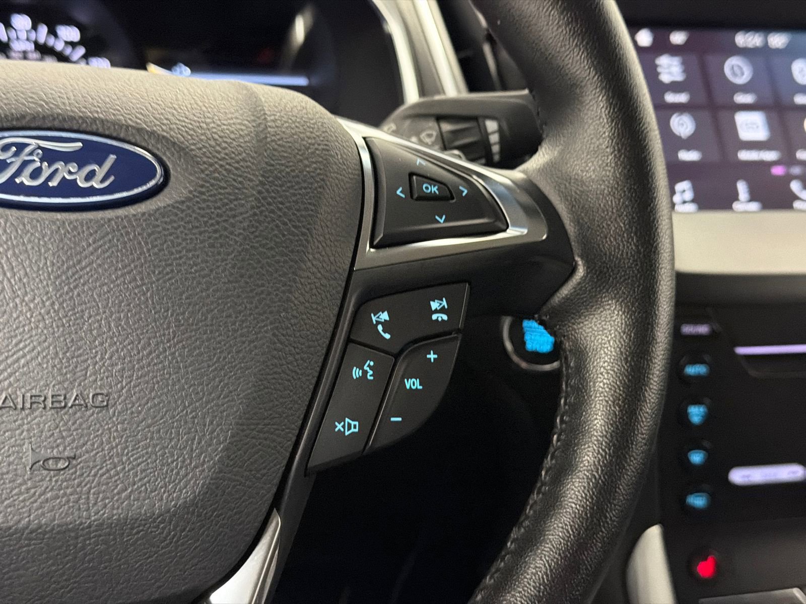 Used 2019 Ford Edge Titanium AWD/4WD image 20