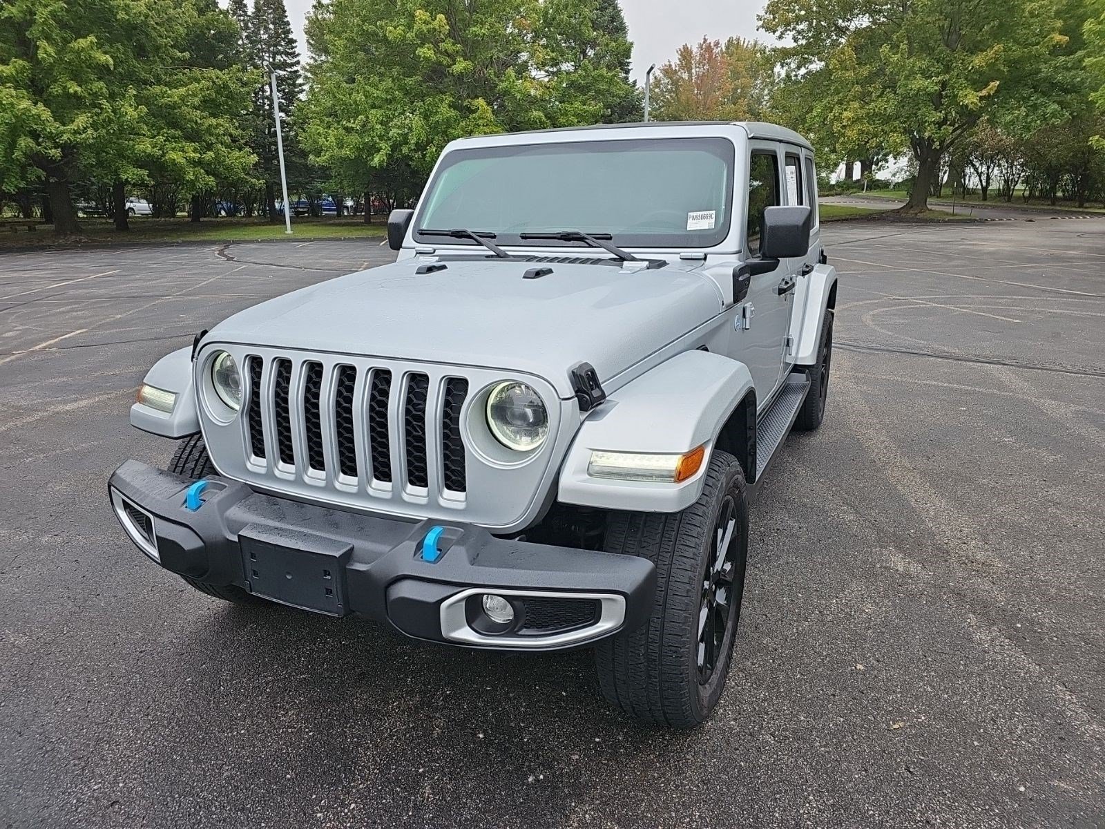 Used 2023 Jeep Wrangler Unlimited Sahara w/ Cold Weather Group AWD/4WD image 2
