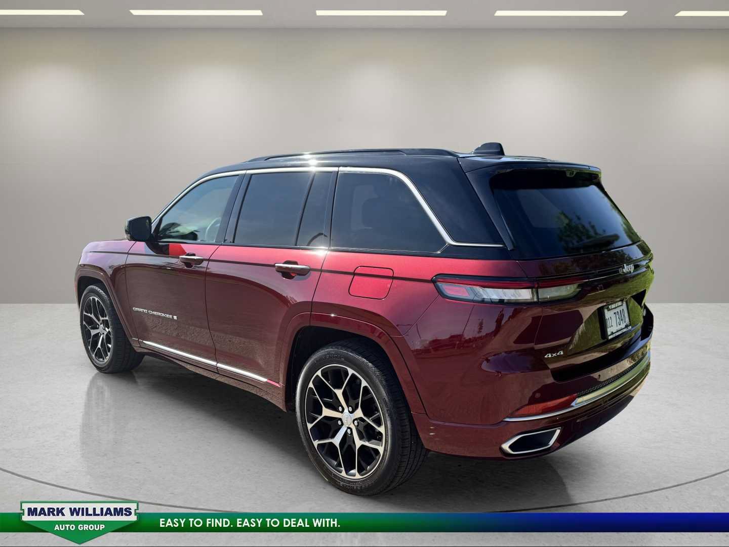 Used 2025 Jeep Grand Cherokee Summit AWD/4WD image 4
