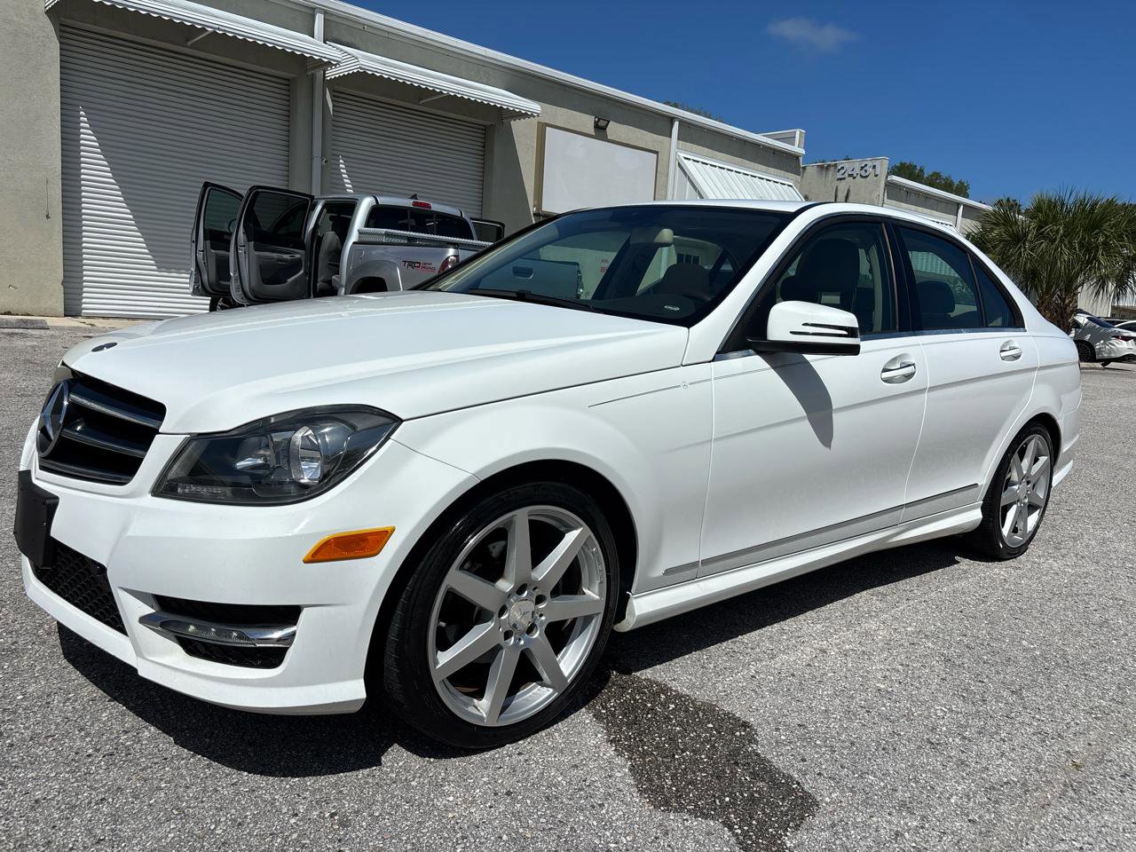 Used 2014 Mercedes-Benz C 250 Sedan image 2