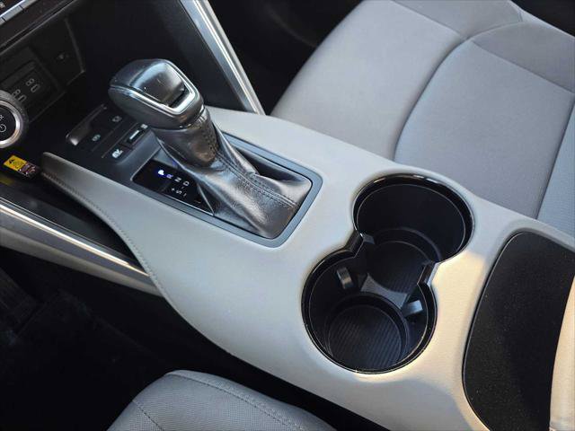 Used 2023 Toyota Venza LE AWD/4WD image 29
